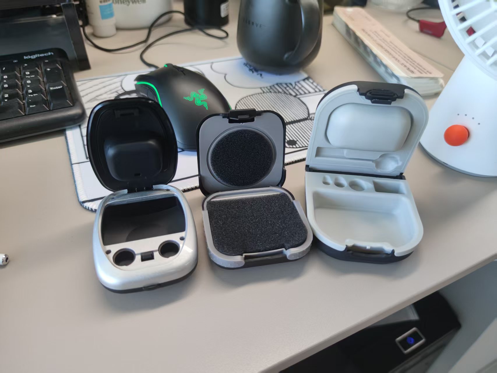 收纳盒竞品研究 / 同类产品的开合与内部布局比较