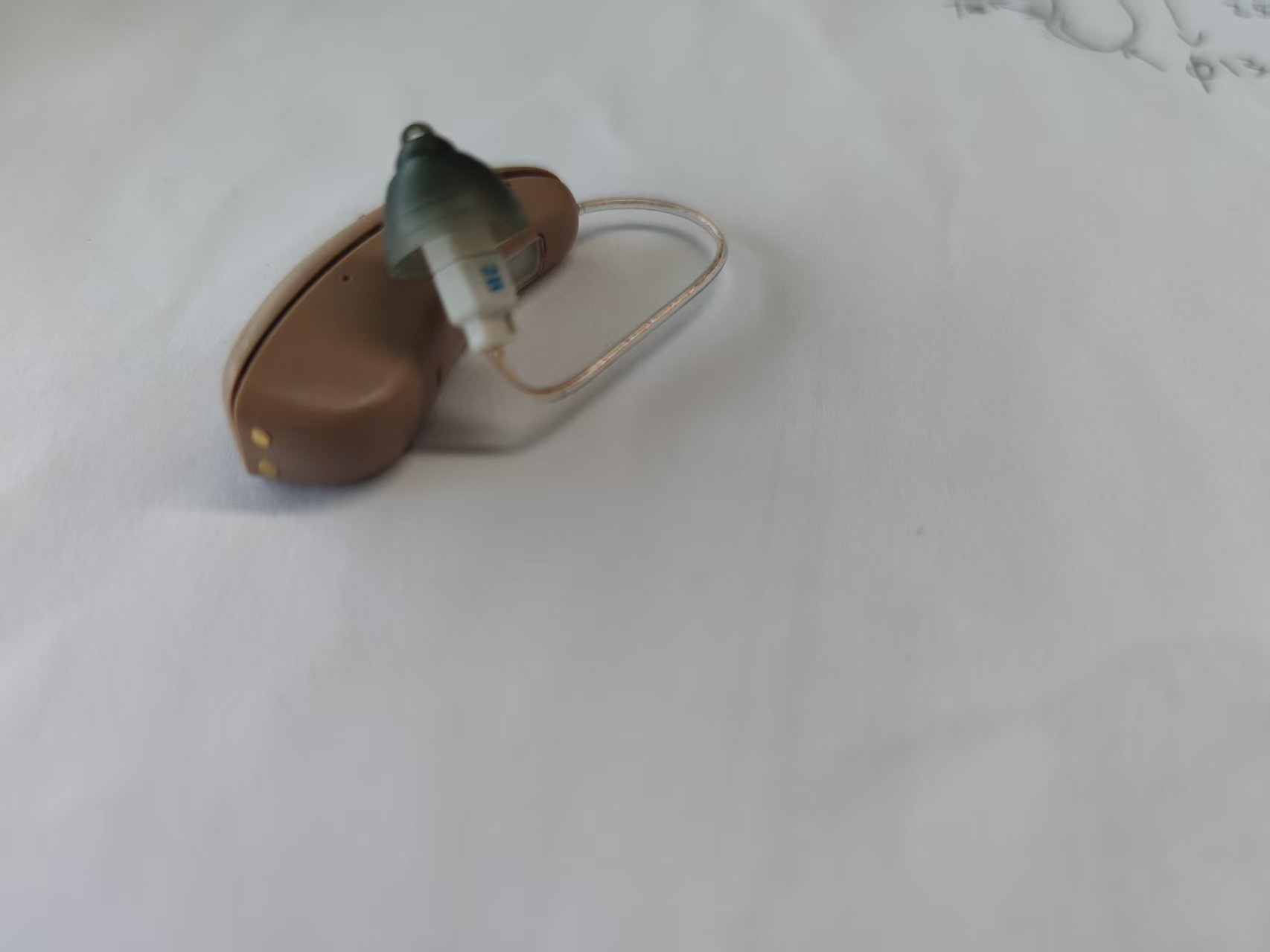 初代助听器结构样品 / 耳塞与壳体连接关系